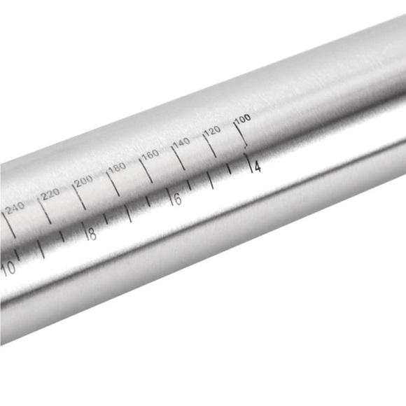 STAINLESS STEEL ADJUSTABLE ROLLING PIN 17”L
#10292410 - Picture 15 of 16